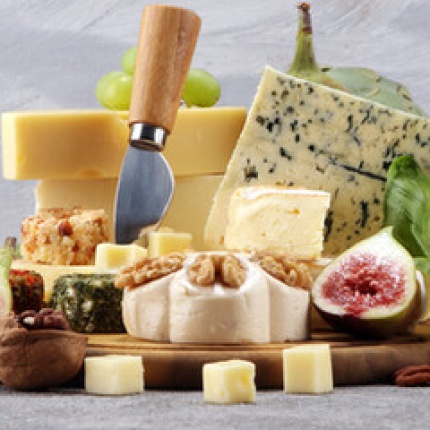 آشنایی با انواع پنیر و کاربرد آن در آشپزی
